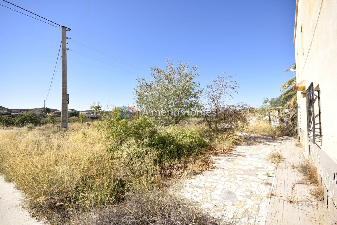 5 bedroom Finca/Country House for sale in Albox - € 89,000 (Ref: 6249099)