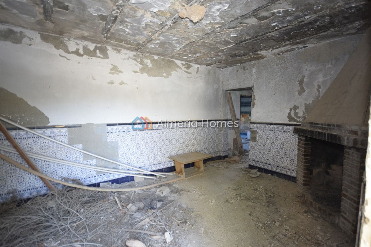 5 bedroom Finca/Country House for sale in Albox - € 89,000 (Ref: 6249099)