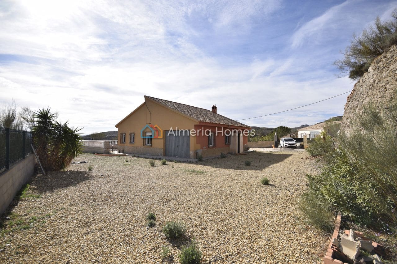 3 bedroom Villa for sale in Albox with pool - € 158,950 (Ref: 6744106)