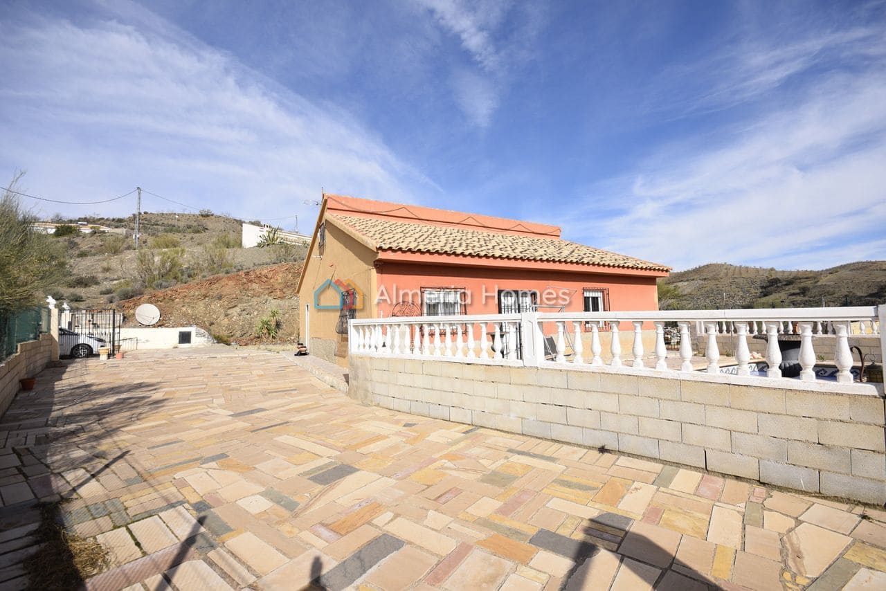 3 bedroom Villa for sale in Albox with pool - € 158,950 (Ref: 6744106)