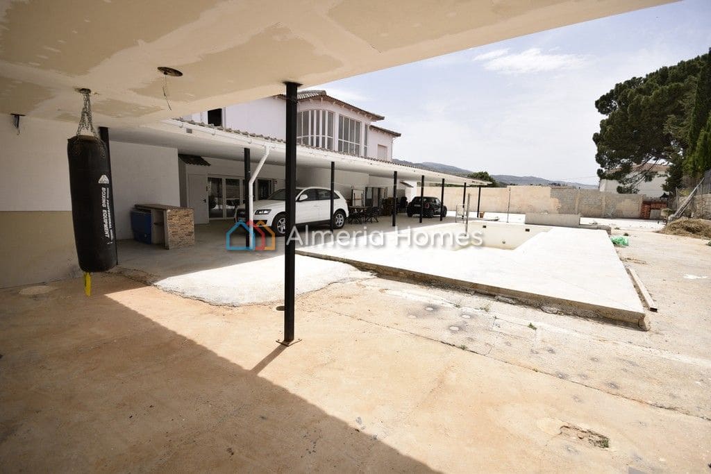 4 soveværelse Villa til salg i Tijola med swimmingpool - € 350.000 (Ref: 6960653)