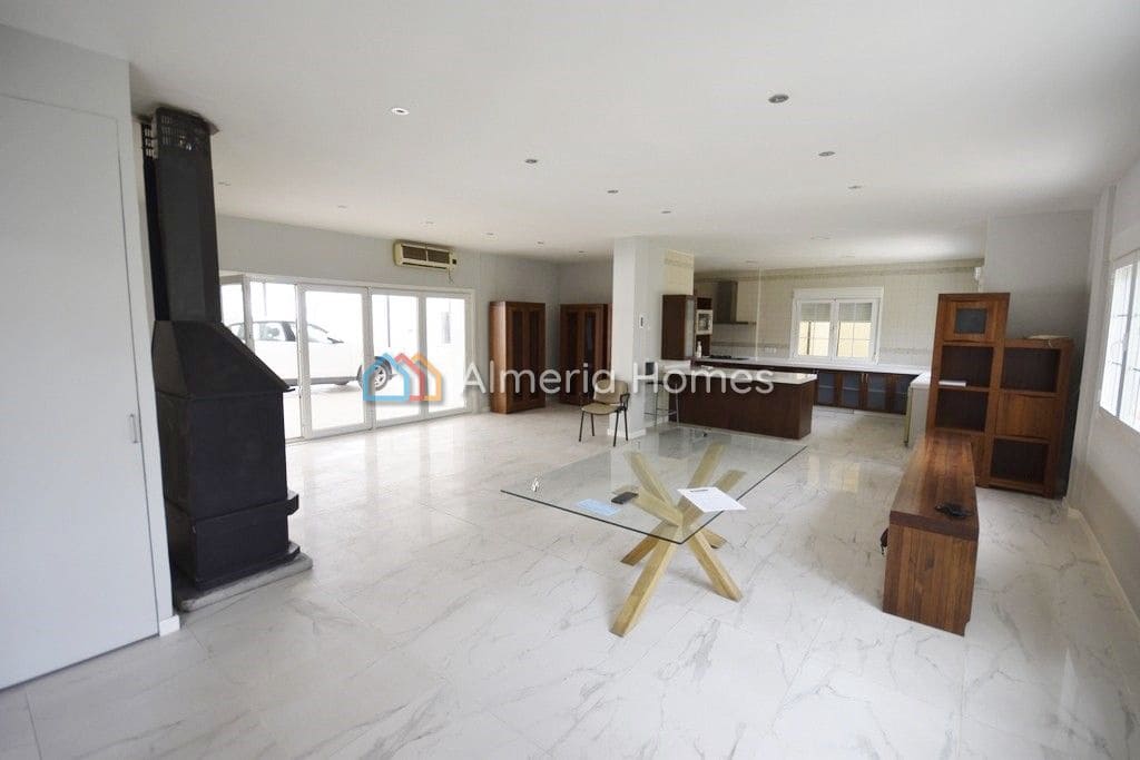 4 soveværelse Villa til salg i Tijola med swimmingpool - € 350.000 (Ref: 6960653)