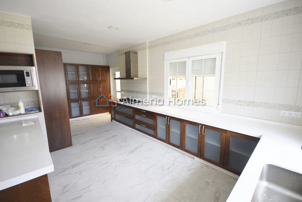 4 soveværelse Villa til salg i Tijola med swimmingpool - € 350.000 (Ref: 6960653)