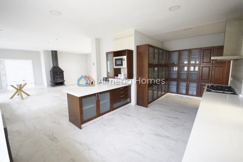 4 soveværelse Villa til salg i Tijola med swimmingpool - € 350.000 (Ref: 6960653)