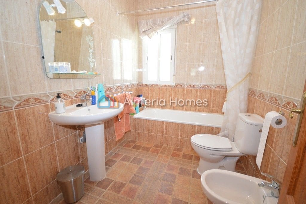 4 sypialnia Willa na sprzedaż w Oria z basenem - 274 995 € (Ref: 6960654)