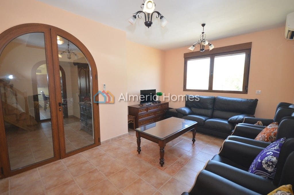 3 slaapkamer Villa te koop in Zurgena met zwembad - € 299.000 (Ref: 6992902)