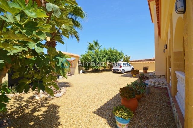 3 soveværelse Villa til salg i Zurgena med swimmingpool - € 299.000 (Ref: 6992902)