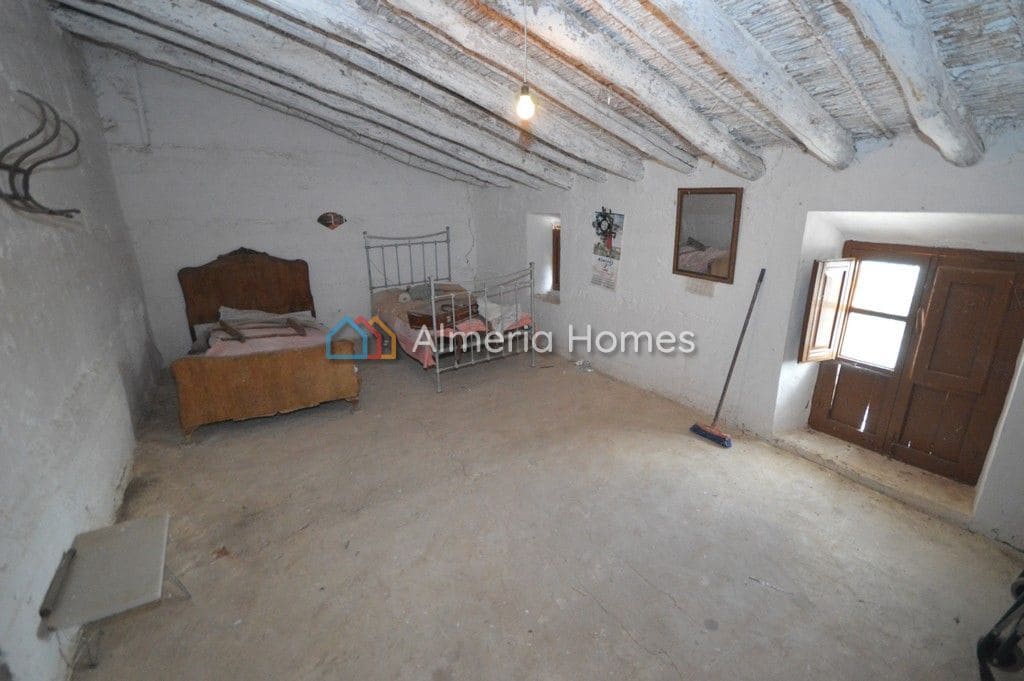 5 bedroom Finca/Country House for sale in Albox - € 79,995 (Ref: 7316137)