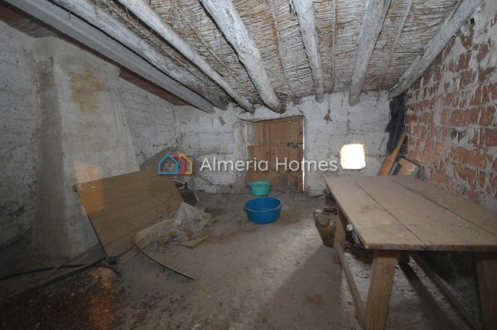 5 bedroom Finca/Country House for sale in Albox - € 79,995 (Ref: 7316137)