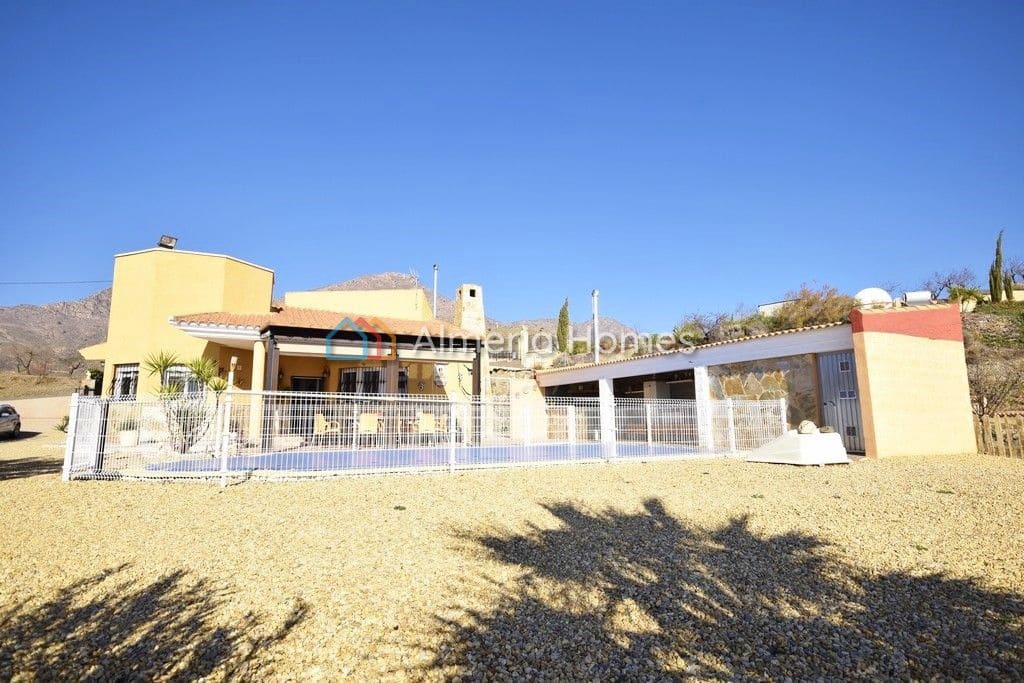 3 soveværelse Villa til salg i Albox med swimmingpool - € 229.000 (Ref: 7337758)