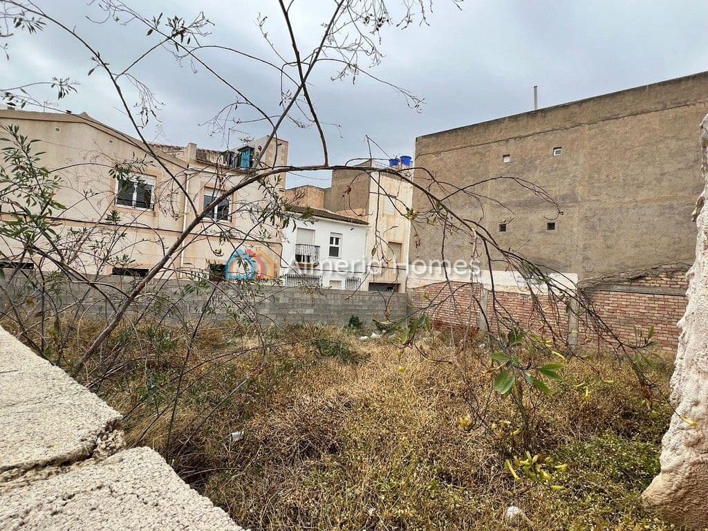 Grunde uden byggetilladelser til salg i Albox - € 64.000 (Ref: 7417962)