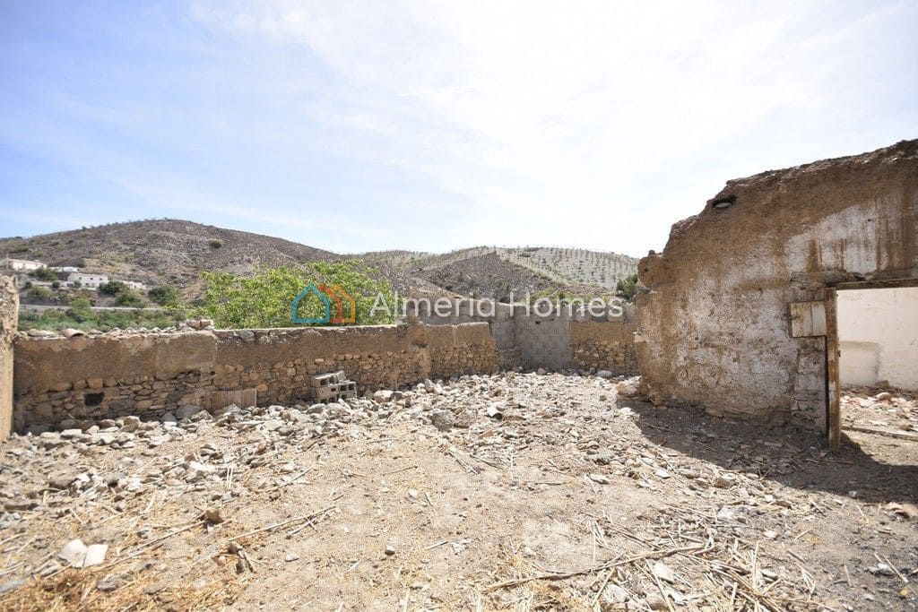 4 soveværelse Finca/Landehus til salg i Albox - € 45.000 (Ref: 7552172)