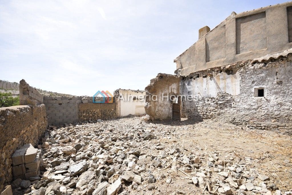 4 soveværelse Finca/Landehus til salg i Albox - € 45.000 (Ref: 7552172)