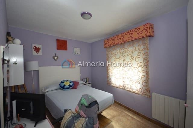 4 soveværelse Byhus til salg i Macael - € 119.995 (Ref: 7744942)