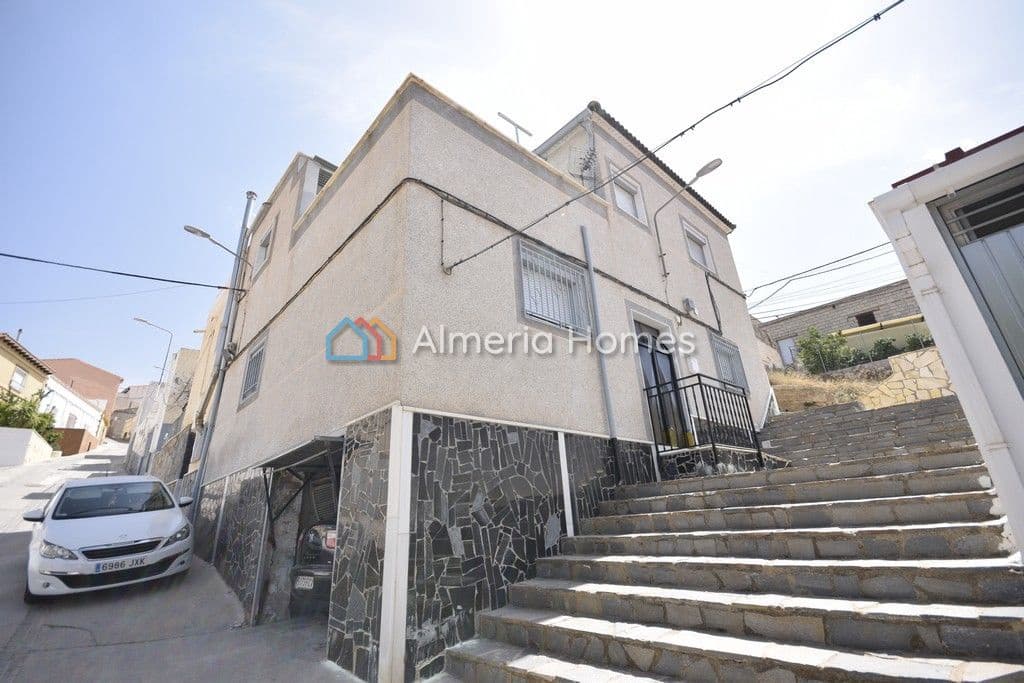 4 soveværelse Byhus til salg i Macael - € 119.995 (Ref: 7744942)