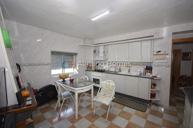 4 soveværelse Byhus til salg i Macael - € 119.995 (Ref: 7744942)