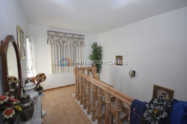 4 soveværelse Byhus til salg i Macael - € 119.995 (Ref: 7744942)