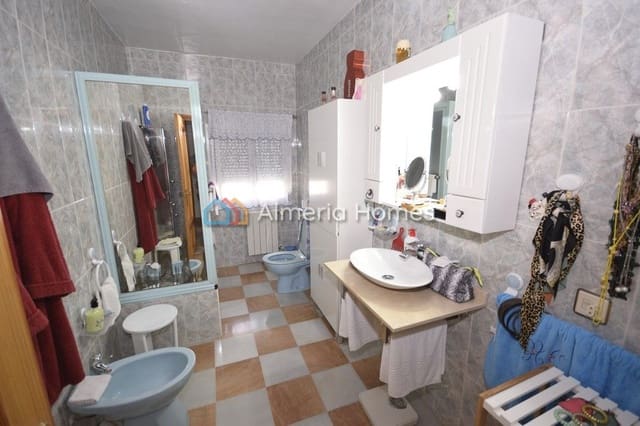 4 soveværelse Byhus til salg i Macael - € 119.995 (Ref: 7744942)