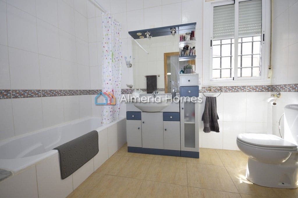 3 soveværelse Villa til salg i Albox med swimmingpool garage - € 279.950 (Ref: 7758711)