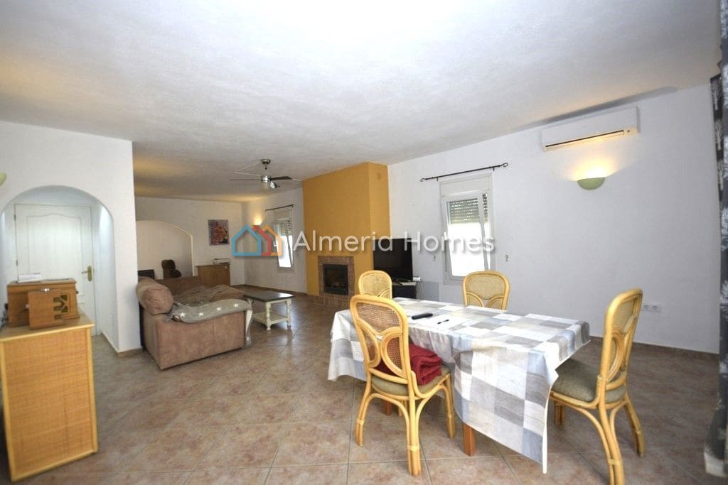 6 soverom Villa til salgs i Cuevas del Almanzora med svømmebasseng garasje - € 335 000 (Ref: 7864958)