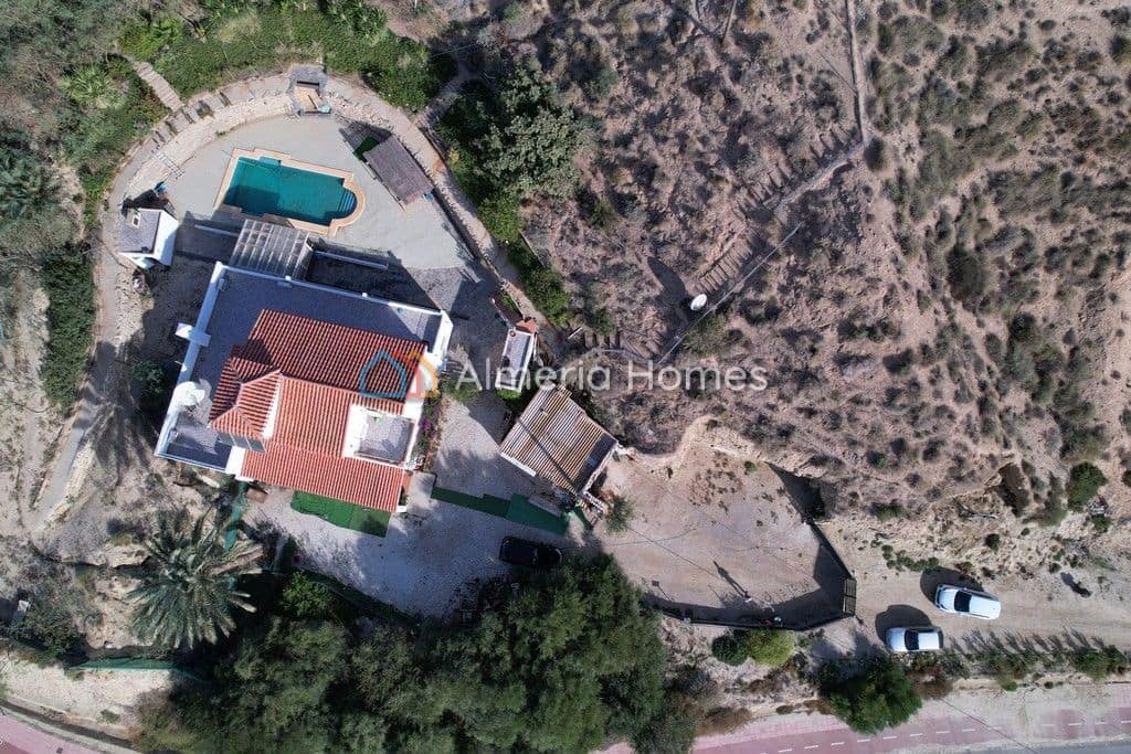 6 soverom Villa til salgs i Cuevas del Almanzora med svømmebasseng garasje - € 335 000 (Ref: 7864958)