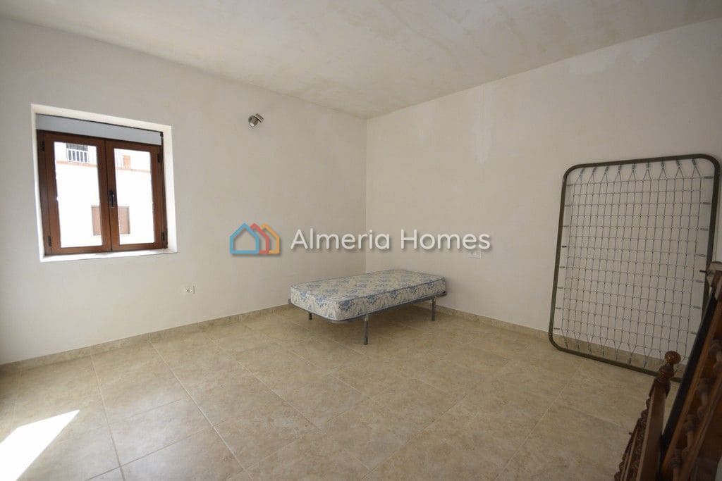 4 soveværelse Byhus til salg i Oria med garage - € 159.950 (Ref: 7898958)