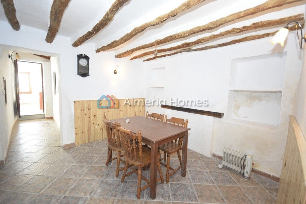 5 soveværelse Finca/Landehus til salg i Arboleas med swimmingpool - € 149.000 (Ref: 7935455)