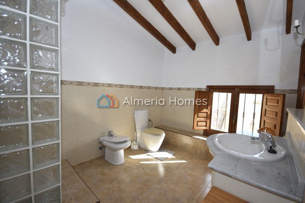 5 soveværelse Finca/Landehus til salg i Arboleas med swimmingpool - € 149.000 (Ref: 7935455)