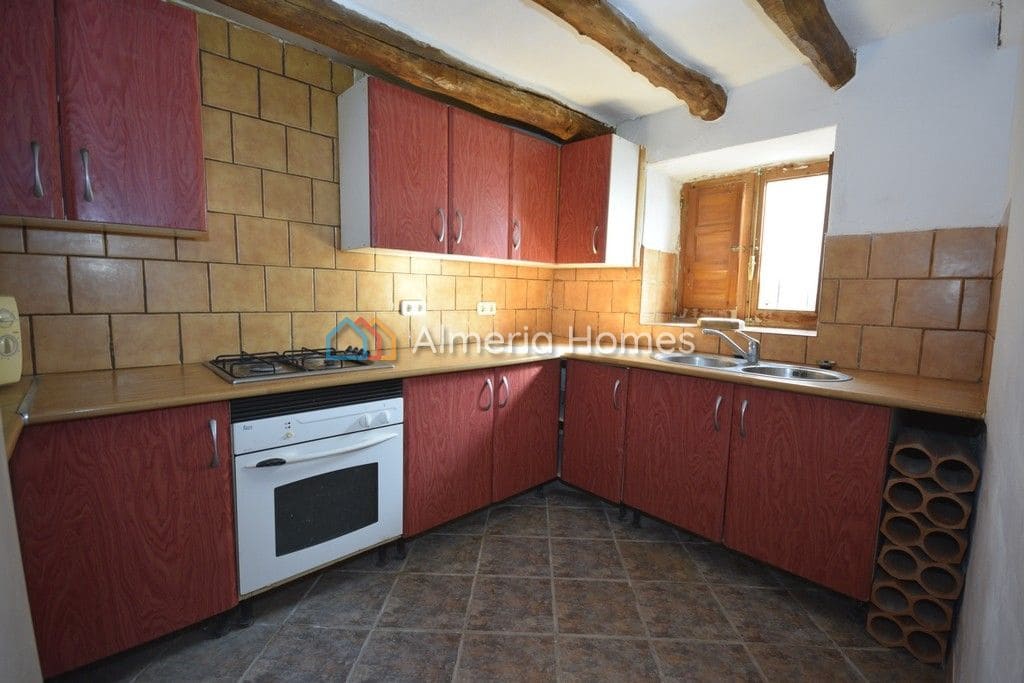 5 soveværelse Finca/Landehus til salg i Arboleas med swimmingpool - € 149.000 (Ref: 7935455)