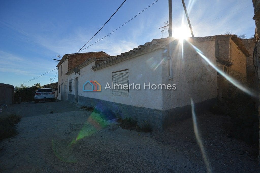 3 bedroom Finca/Country House for sale in Albox with garage - € 34,950 (Ref: 8059195)