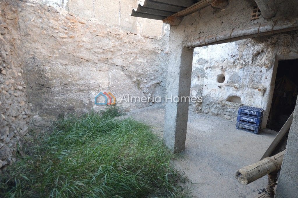 3 bedroom Finca/Country House for sale in Albox with garage - € 34,950 (Ref: 8059195)