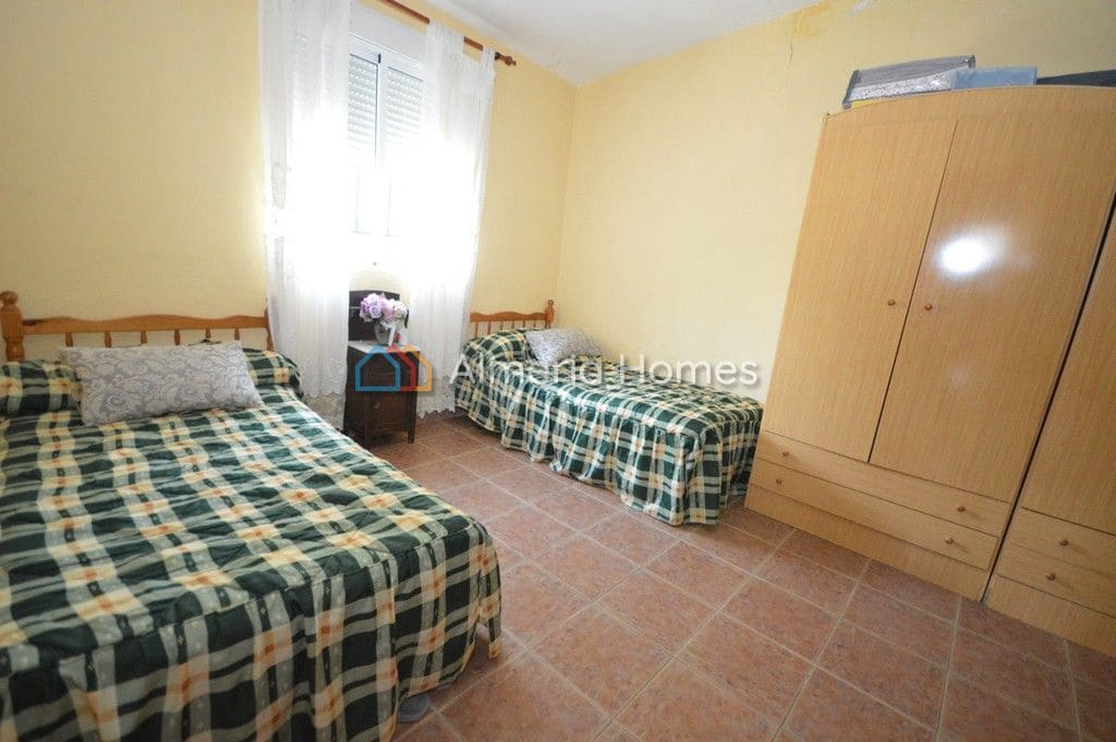 3 slaapkamer Finca/Landhuis te koop in Purchena met zwembad garage - € 140.000 (Ref: 8073543)