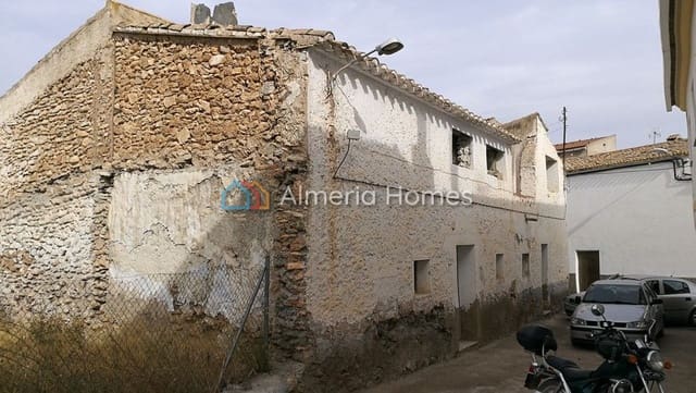 9 soveværelse Byhus til salg i Tíjola - € 34.000 (Ref: 8118158)