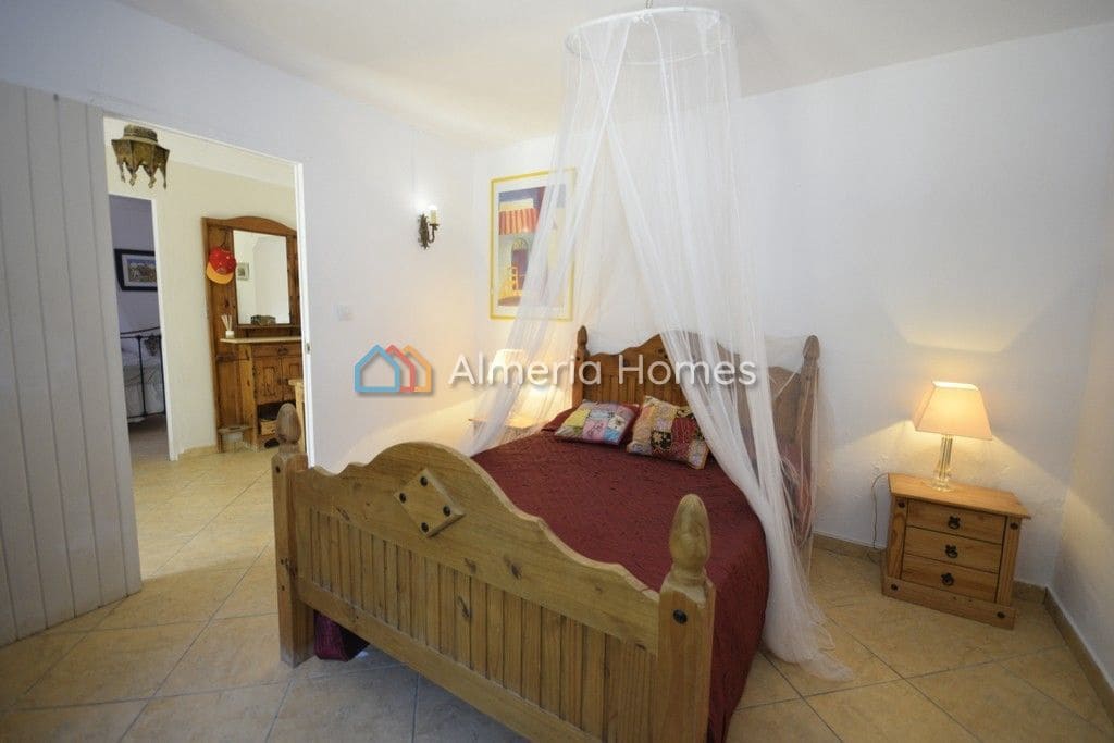 7 bedroom Finca/Country House for sale in Arboleas with pool - € 299,999 (Ref: 8141509)