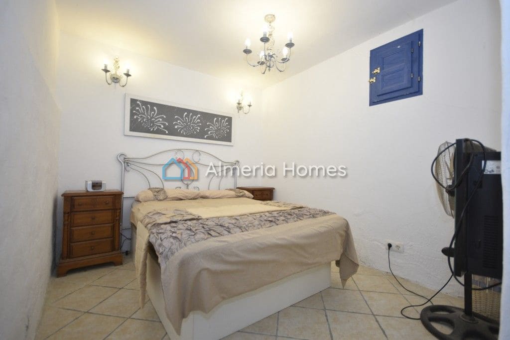 7 bedroom Finca/Country House for sale in Arboleas with pool - € 299,999 (Ref: 8141509)