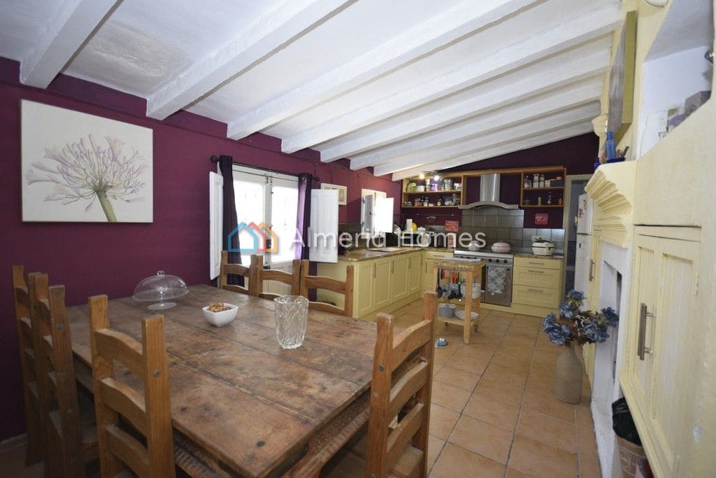 7 bedroom Finca/Country House for sale in Arboleas with pool - € 299,999 (Ref: 8141509)