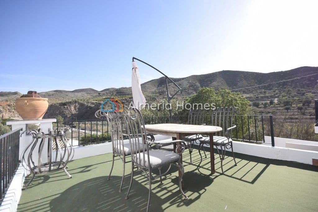 7 bedroom Finca/Country House for sale in Arboleas with pool - € 299,999 (Ref: 8141509)
