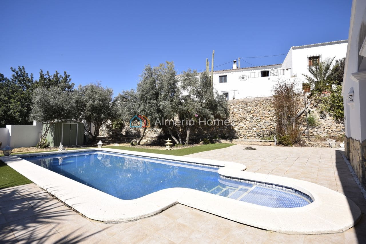 7 slaapkamer Finca/Landhuis te koop in Arboleas met zwembad garage - € 299.999 (Ref: 8141509)