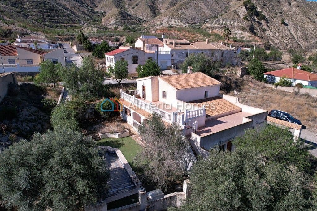 6 soveværelse Finca/Landehus til salg i Arboleas med swimmingpool - € 199.945 (Ref: 8195800)