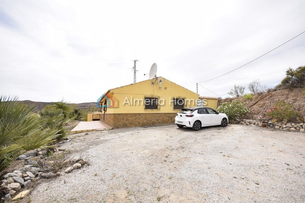 3 soveværelse Villa til salg i Oria med swimmingpool - € 154.995 (Ref: 8330995)