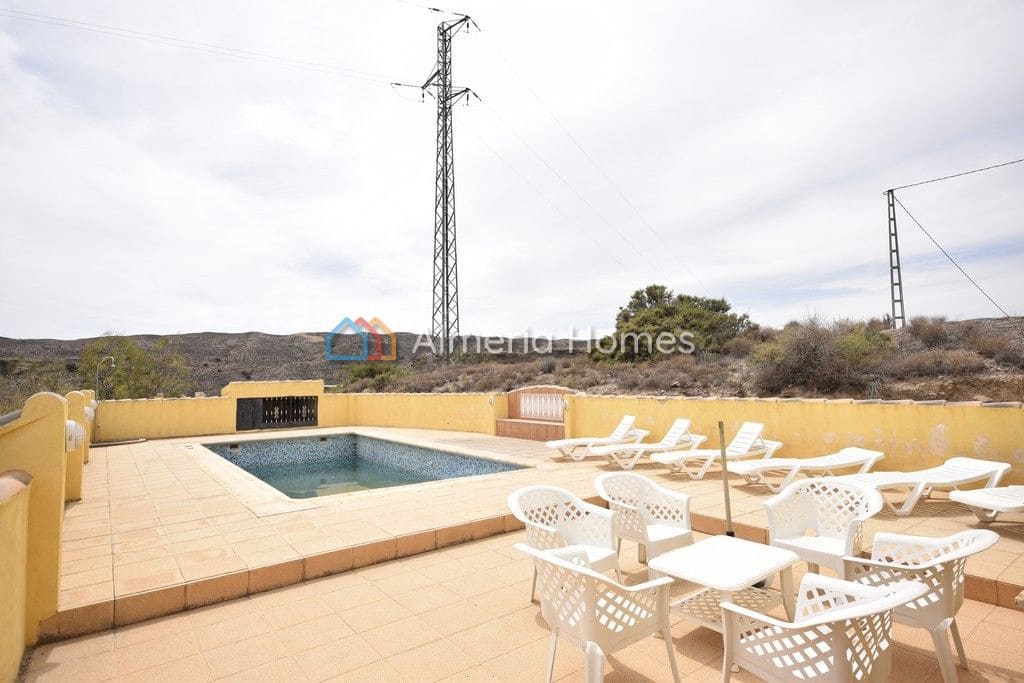 3 soveværelse Villa til salg i Oria med swimmingpool - € 154.995 (Ref: 8330995)