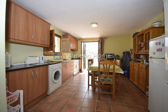 Chalet de 3 habitaciones en Oria en venta con piscina - 142.995 € (Ref: 8330995)