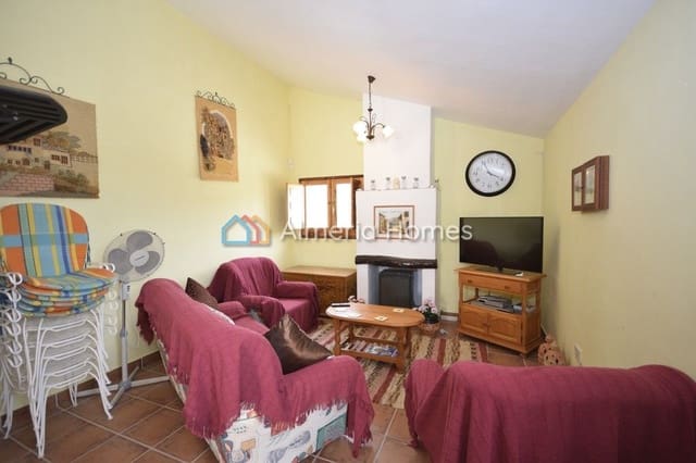 Chalet de 3 habitaciones en Oria en venta con piscina - 142.995 € (Ref: 8330995)