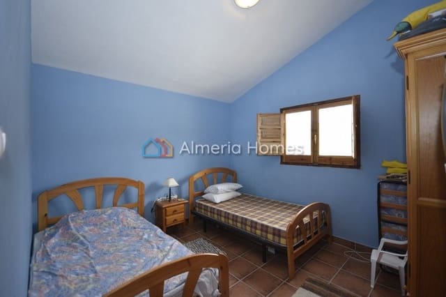 Chalet de 3 habitaciones en Oria en venta con piscina - 142.995 € (Ref: 8330995)