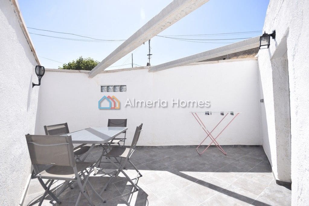 3 soveværelse Hulehus til salg i Baza - € 75.000 (Ref: 8339104)