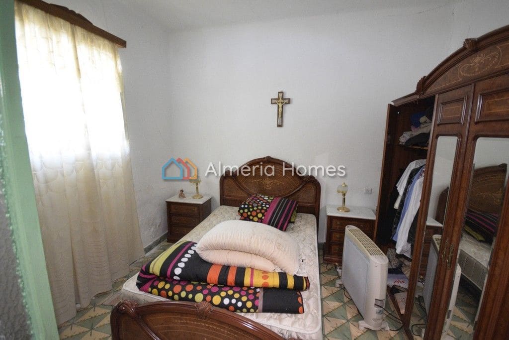 4 sypialnia Finka/Dom wiejski na sprzedaż w Oria z garażem - 57 500 € (Ref: 8376571)