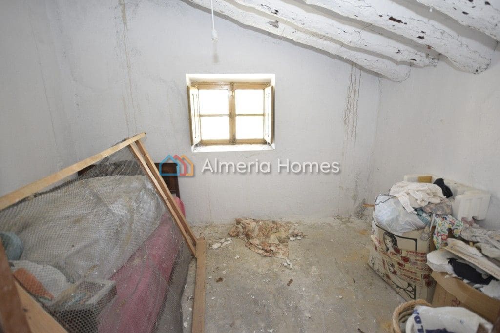 4 sypialnia Finka/Dom wiejski na sprzedaż w Oria z garażem - 57 500 € (Ref: 8376571)