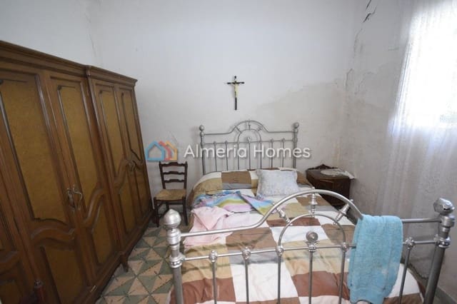 4 bedroom Finca/Country House for sale in Oria with garage - € 57,500 (Ref: 8376571)