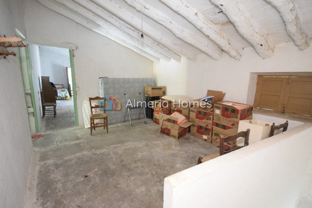 4 sypialnia Finka/Dom wiejski na sprzedaż w Oria z garażem - 57 500 € (Ref: 8376571)