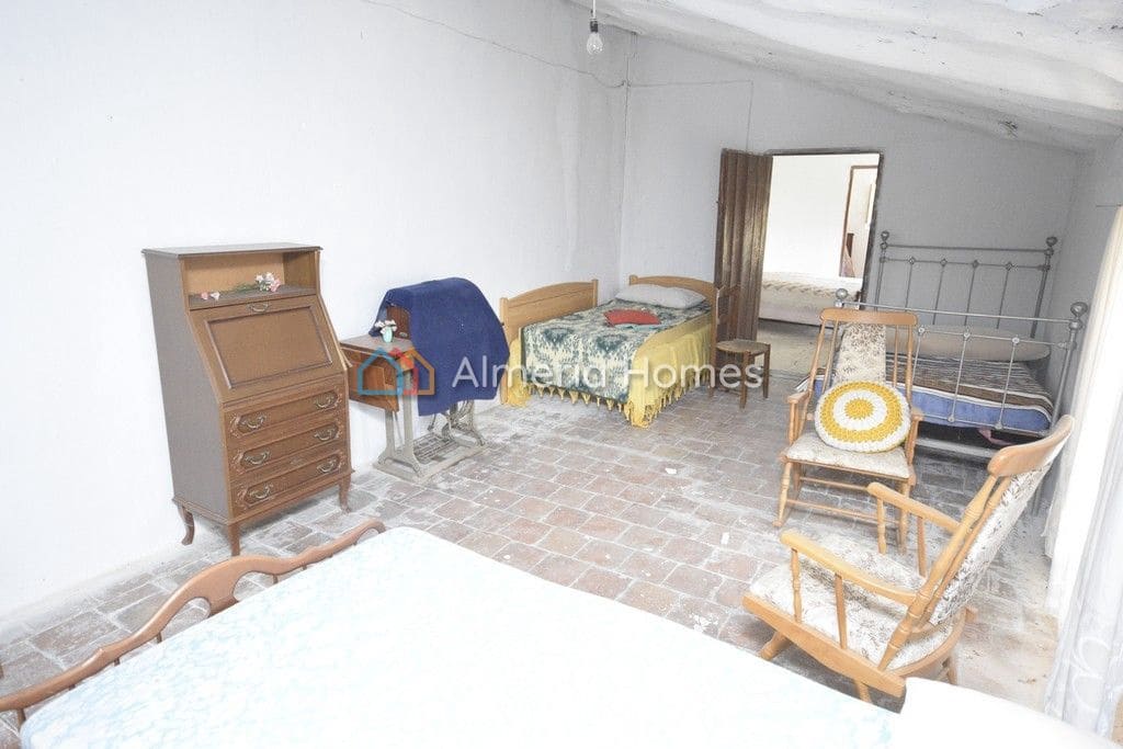 4 sypialnia Finka/Dom wiejski na sprzedaż w Oria z garażem - 57 500 € (Ref: 8376571)